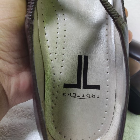 Trotters Women's Jamie Cross Strap Pumps  Size 7.5 - Picture 8 of 8